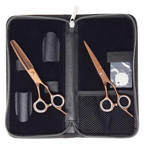 The Kobe Kopper Hairdressing Scissors Set is supplied in a zip-up scissor case with space for a comb.